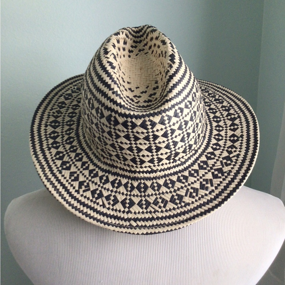 Hat - Picture 4 of 6